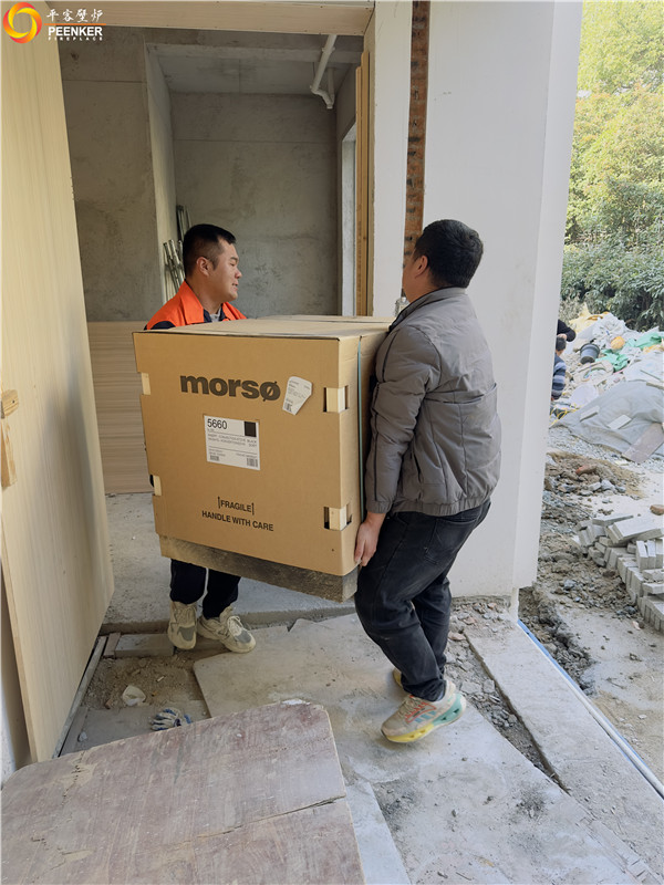 上海新虹橋小別墅丹麥Morso 5660對(duì)流型壁爐安裝.jpg