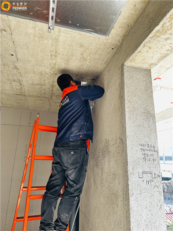 上海新虹橋小別墅丹麥Morso 5660對(duì)流型壁爐安裝.jpg