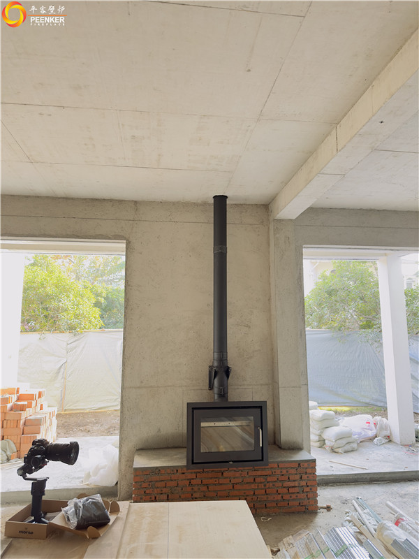 上海新虹橋小別墅丹麥Morso 5660對(duì)流型壁爐安裝.jpg