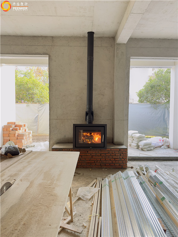 上海新虹橋小別墅丹麥Morso 5660對(duì)流型壁爐安裝.jpg