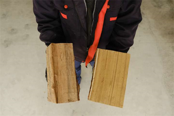 壁爐木柴.jpg 壁爐木柴.jpg